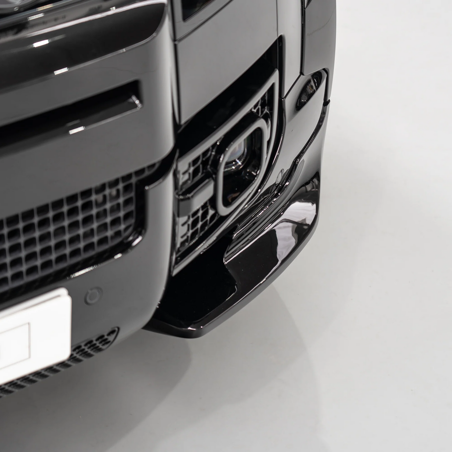 Defender L663 90/110/130 URBAN Front DRL Intakes with Nolden DRL'S