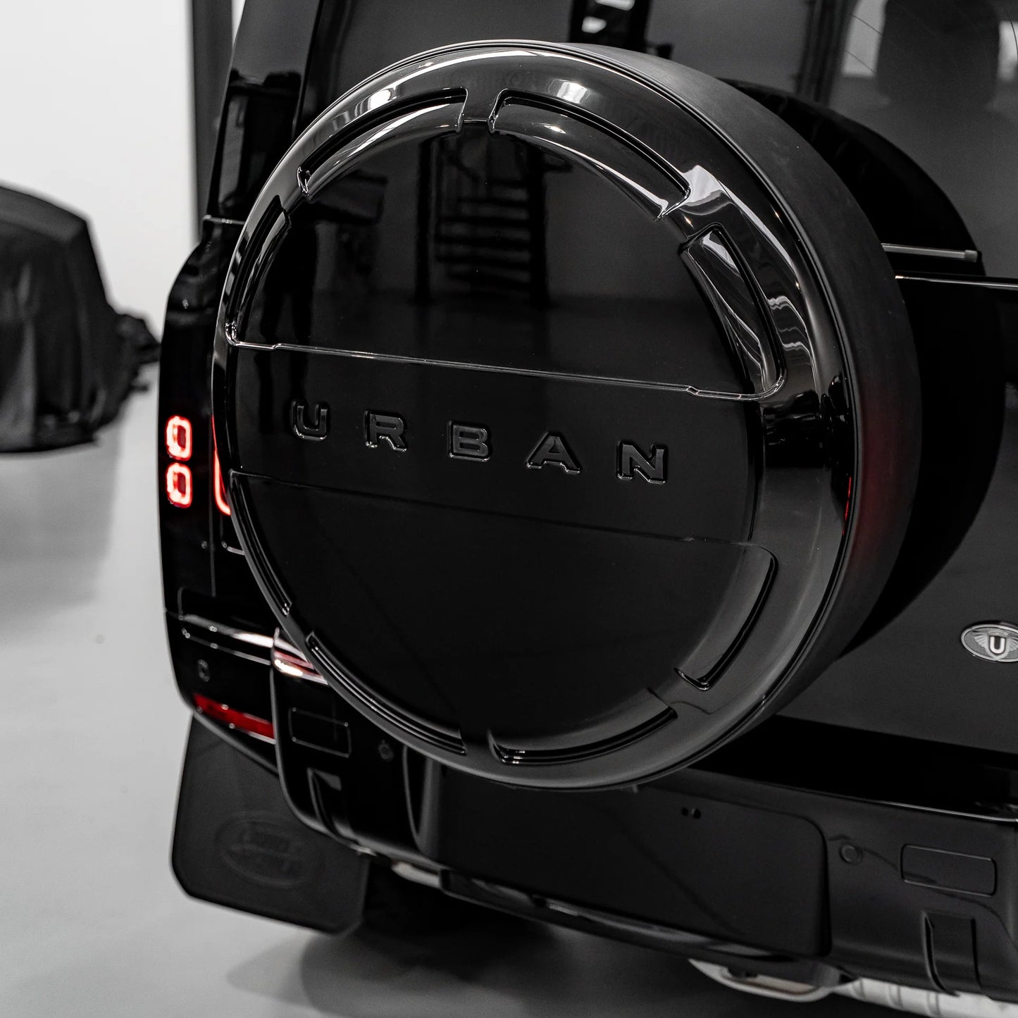 Land Rover Defender 90/110/130/OCTA URBAN Embossed Rear Wheel Cover