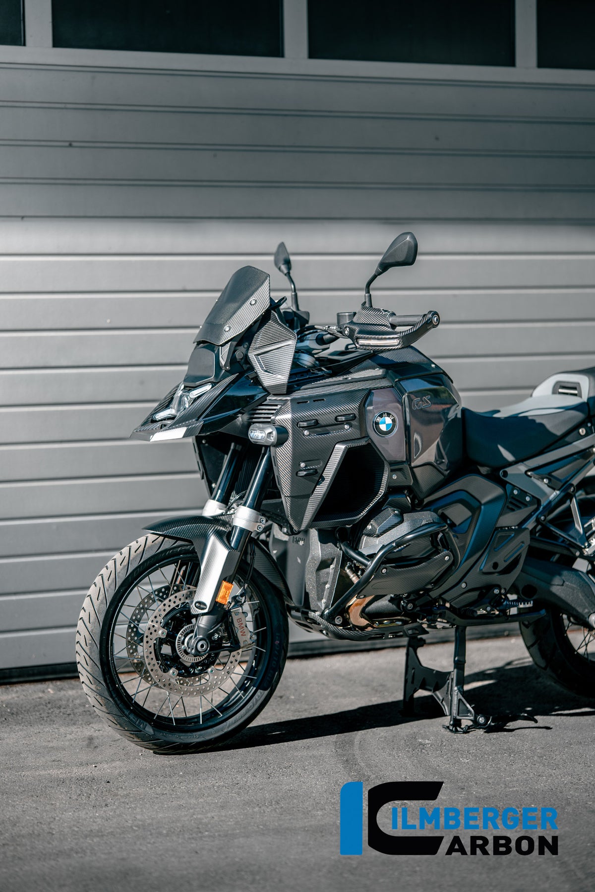 Left water radiator cover with holes for the luggage holder R 1300 GS Adventure