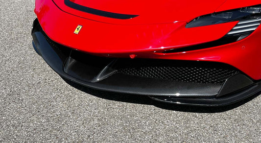 Ferrari SF90 frontspoiler-lip visible Carbon