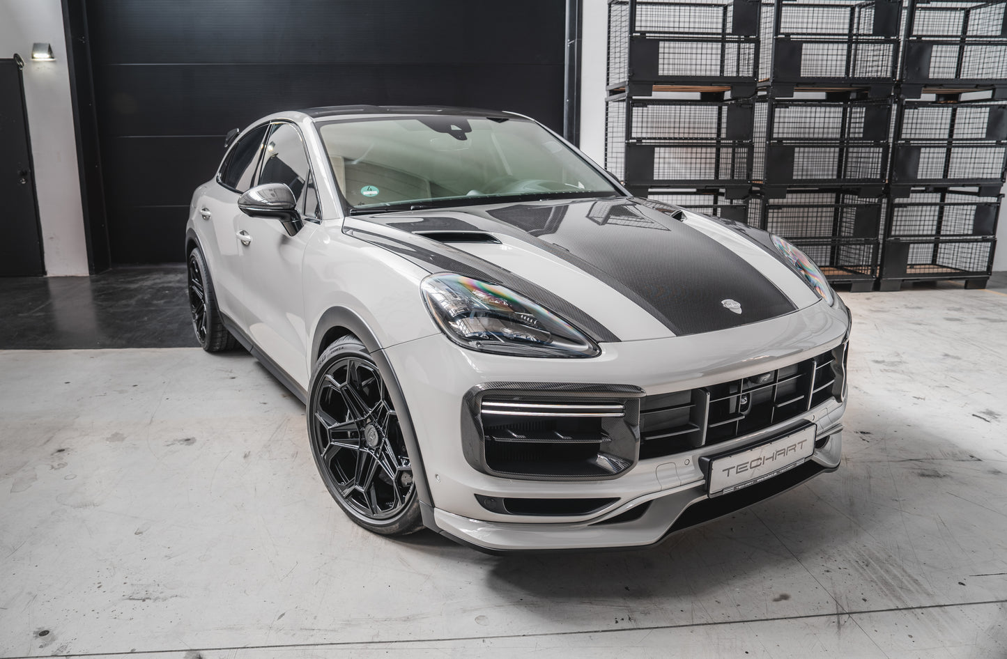 Porsche 9YA Cayenne / Coupe from model year 2018 Aero hood in carbon fiber