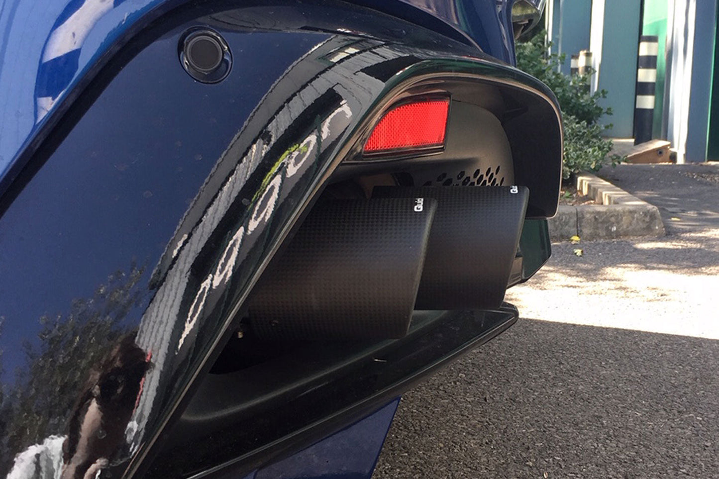 Aston Martin V8 Vantage Sport System w/ Sound Architect