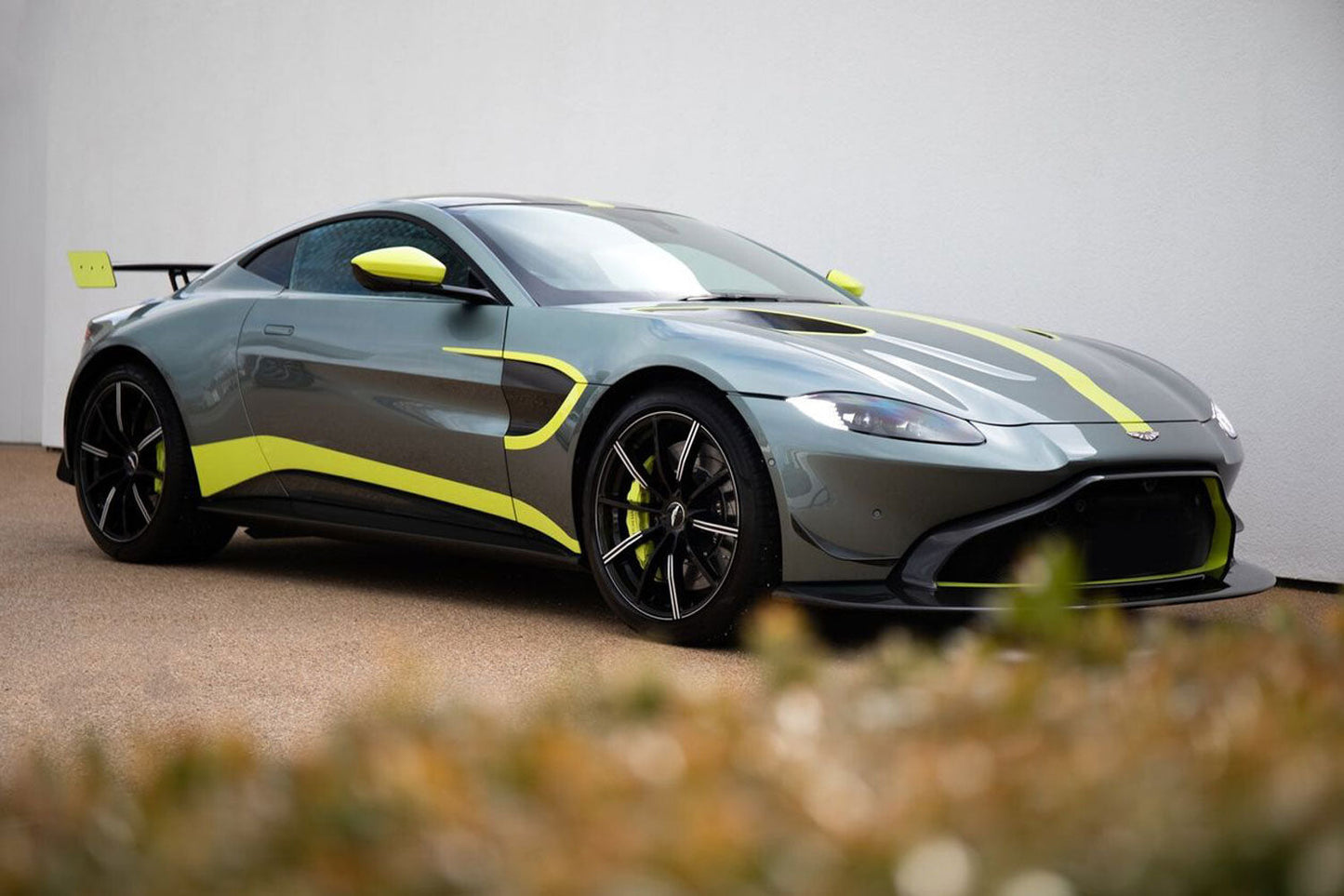 Aston Martin V8 Vantage System w/ Sound Architect