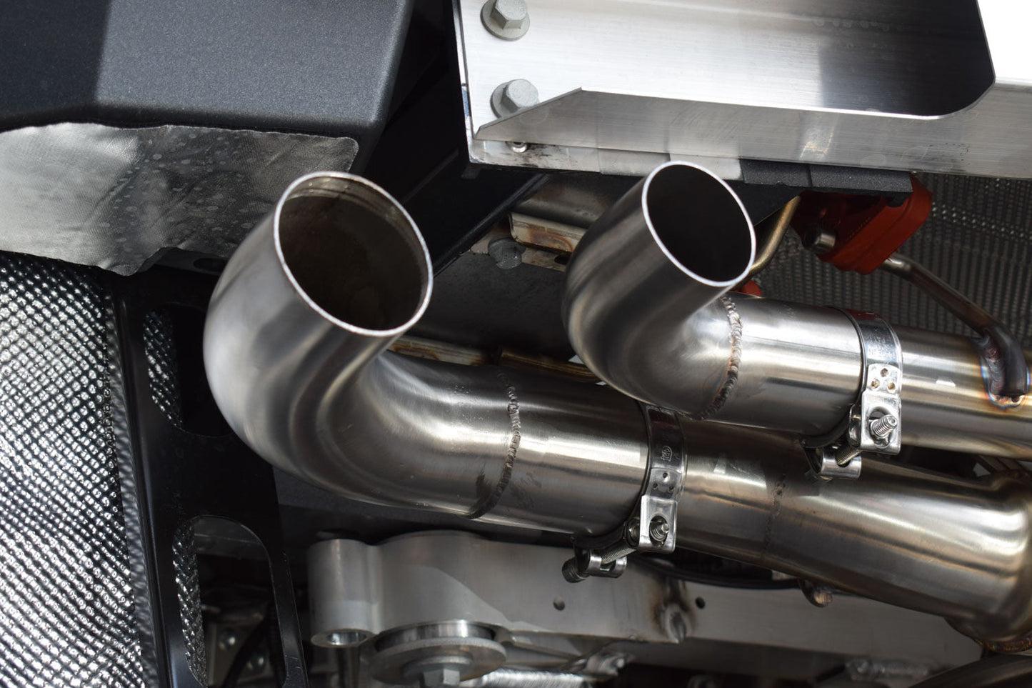 Aston Martin V8 Vantage Titan Sport System w/ Sound Architect