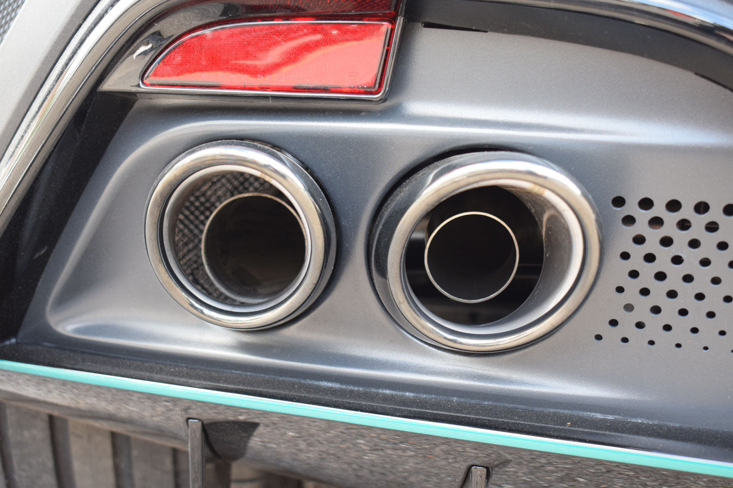 Aston Martin V8 Vantage System w/ Sound Architect