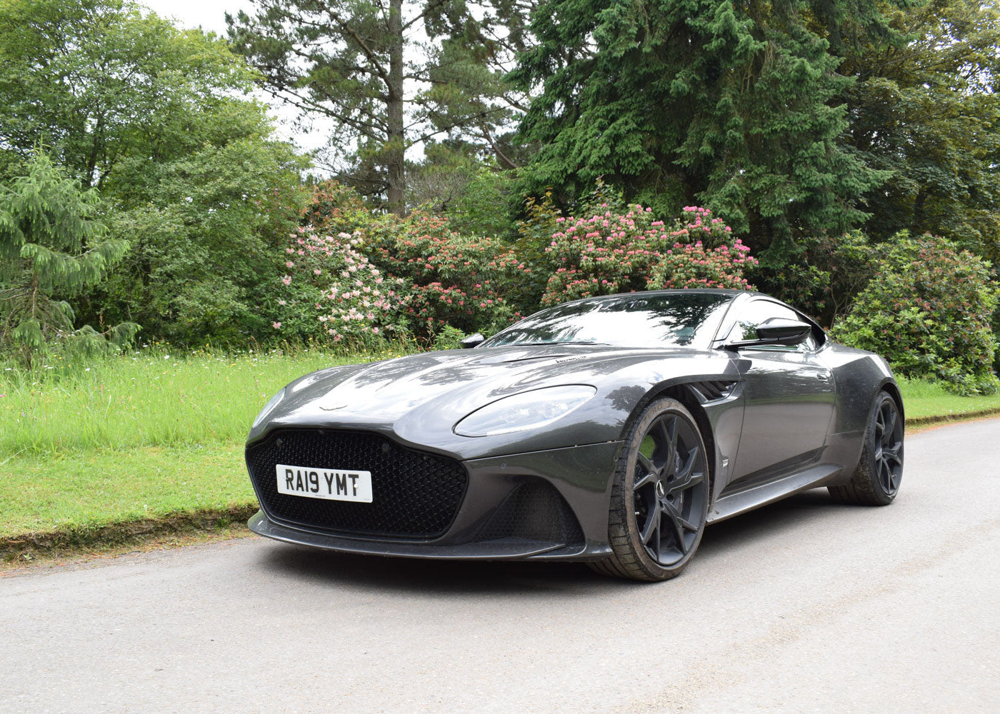 Aston Martin DBS Superleggera Race Catalysts