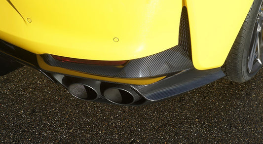 Ferrari 812 rearbumper attachment, visible Carbon