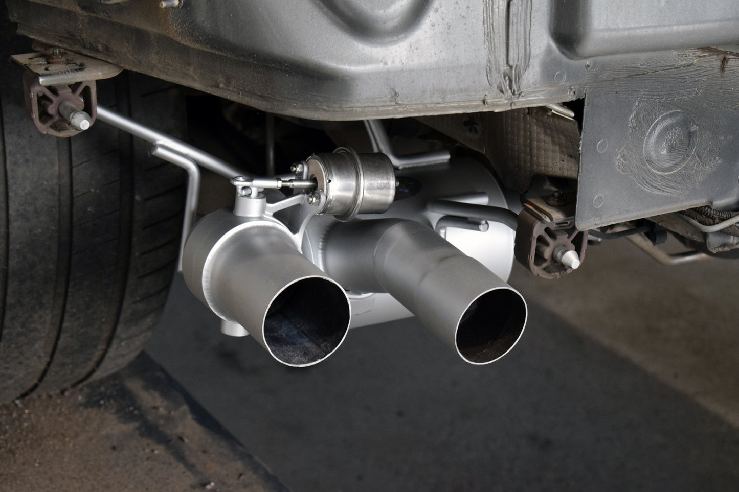 Ferrari F12 Berlinetta Titanium Sport System w/ Valves