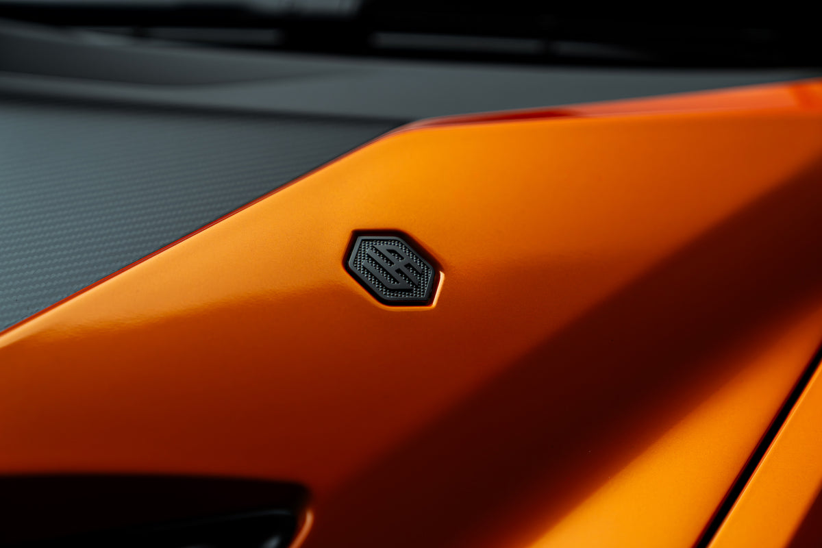 Urus SE - Carbon Fibre Bonnet Assembly