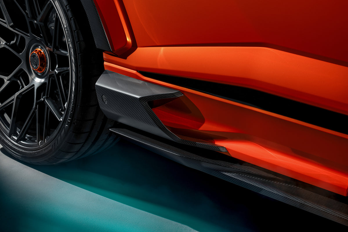 Urus SE - Lower Door Mouldings Inserts - Visual Carbon Fibre